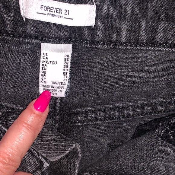 Black Distressed Cotton Denim shorts by Forever 21 - Picture 5 of 5